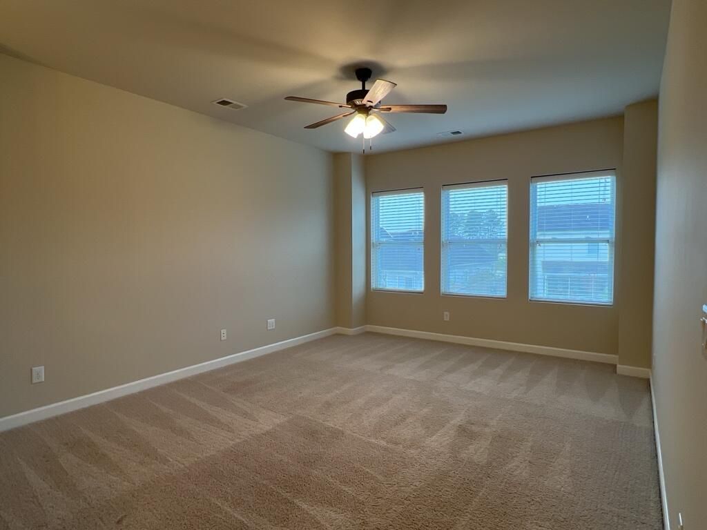 579 Crossland Drive Photo 15
