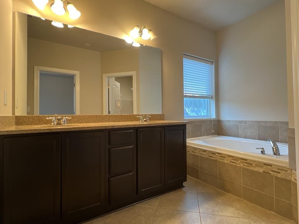 579 Crossland Drive Photo 19