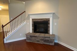 579 Crossland Drive photo 4