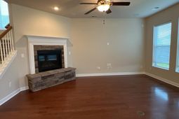 579 Crossland Drive photo 4
