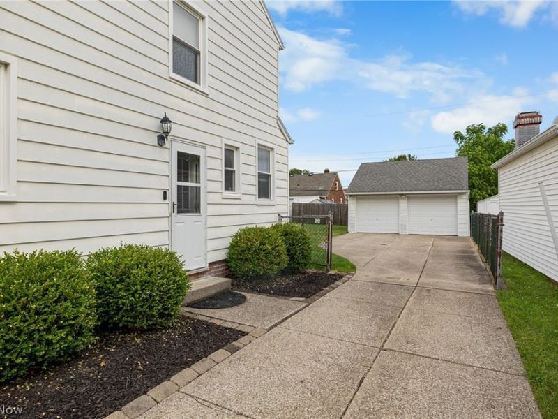 7920 Parmenter Drive, Parma, OH 44129 Photo 31