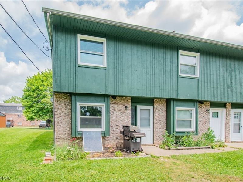 217 Edwin Street NW, Unit A, Hartville, OH 44632 Photo 3