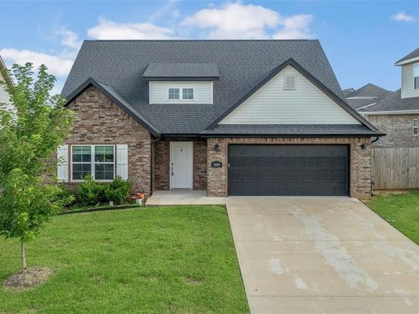 5805 SW Gentle Winds Avenue , Bentonville, AR 72713