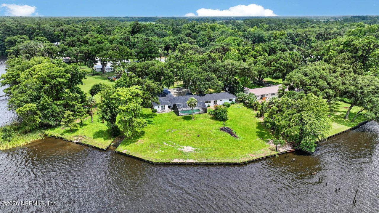 157 W Grandview Drive, East Palatka, FL 32131 Photo