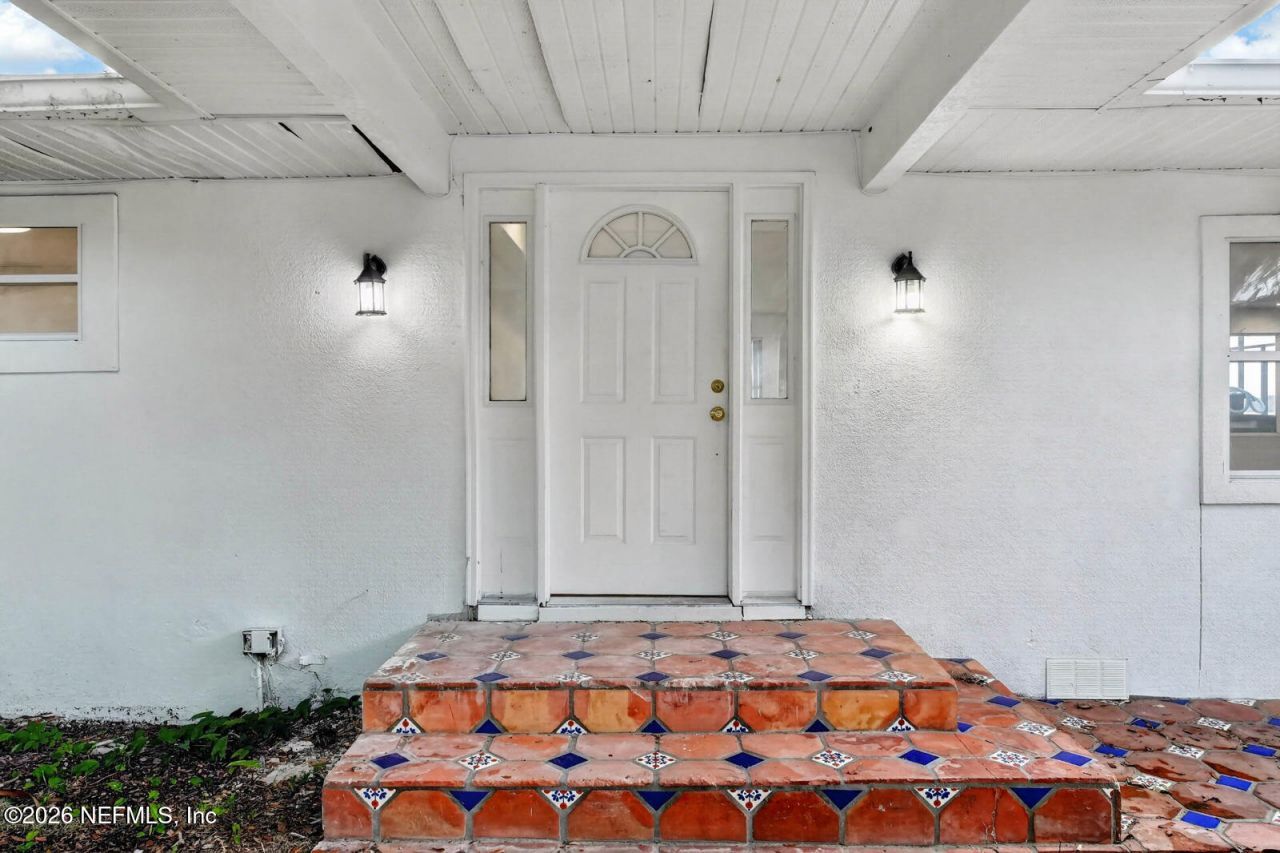 157 W Grandview Drive, East Palatka, FL 32131 Photo