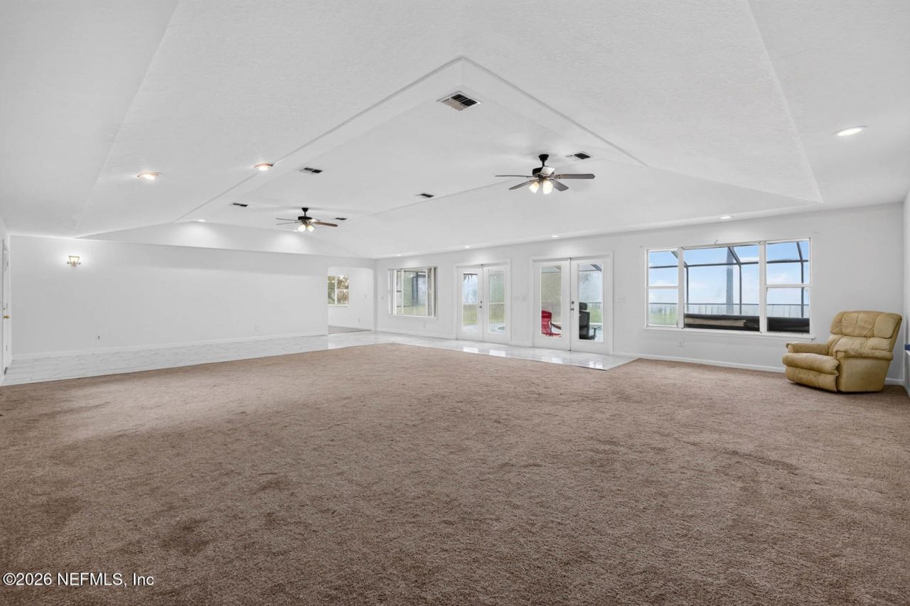 157 W Grandview Drive, East Palatka, FL 32131 Photo