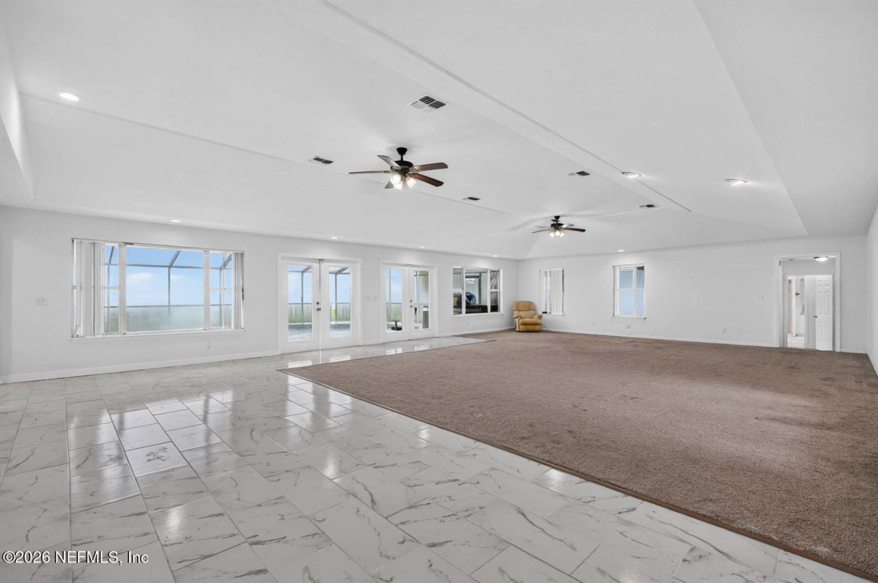 157 W Grandview Drive, East Palatka, FL 32131 Photo
