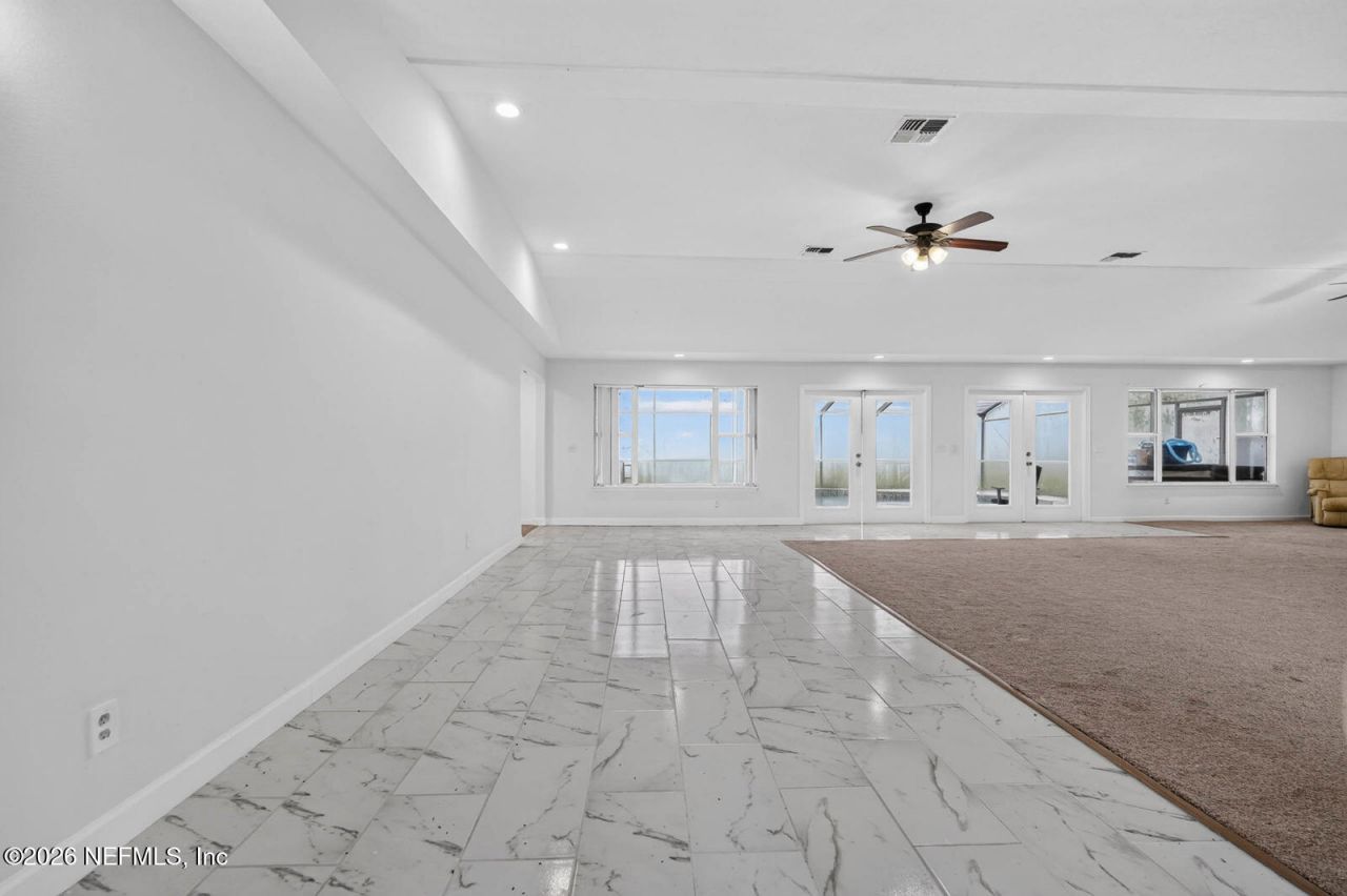 157 W Grandview Drive, East Palatka, FL 32131 Photo