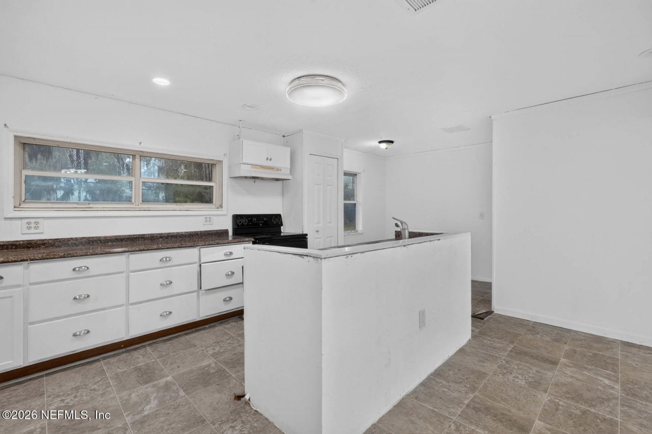 157 W Grandview Drive, East Palatka, FL 32131 Photo
