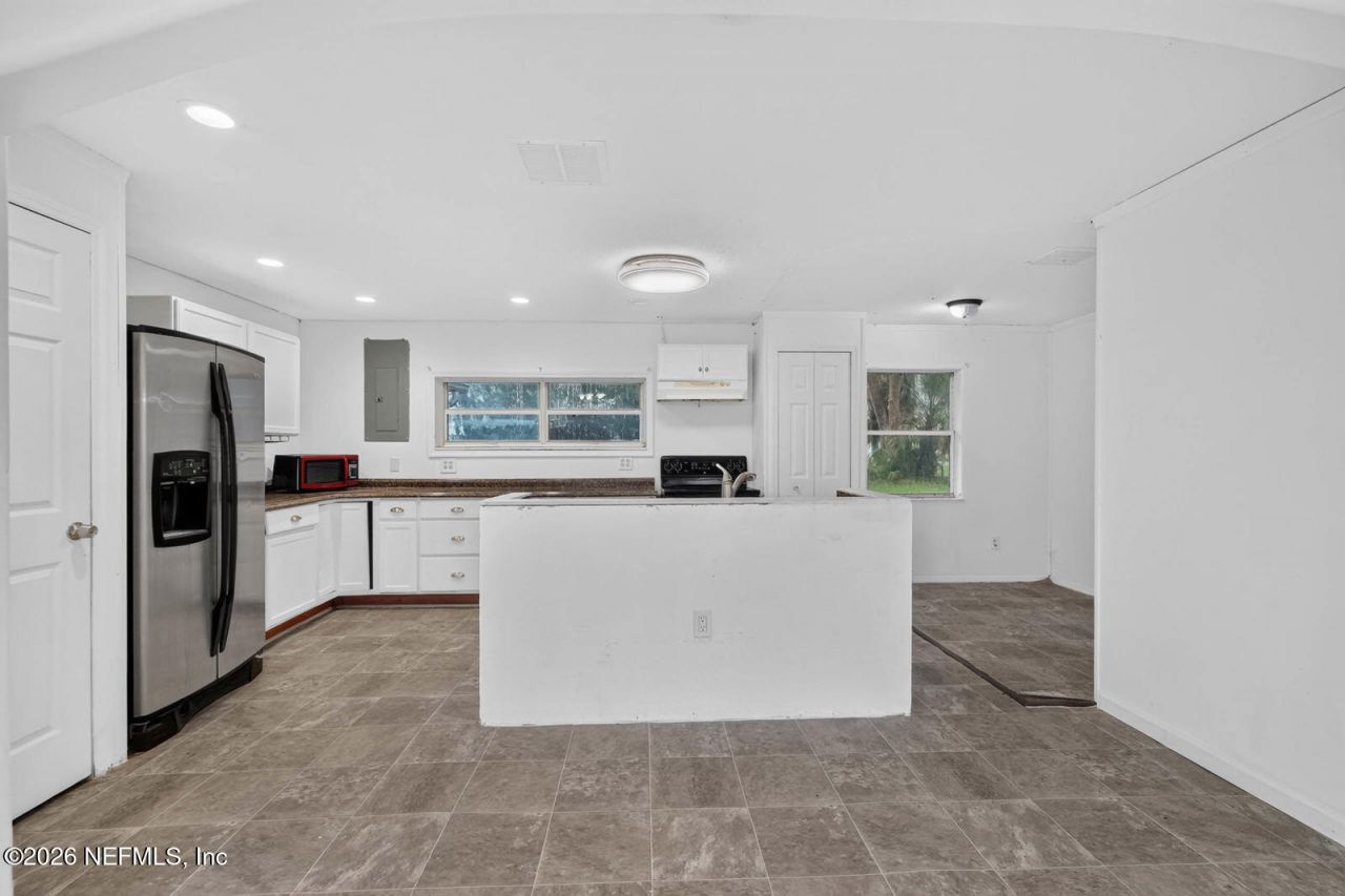 157 W Grandview Drive, East Palatka, FL 32131 Photo