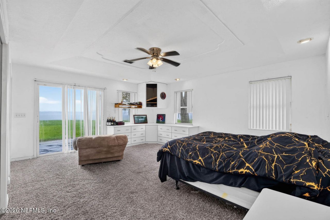 157 W Grandview Drive, East Palatka, FL 32131 Photo