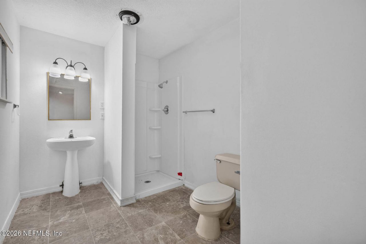 157 W Grandview Drive, East Palatka, FL 32131 Photo