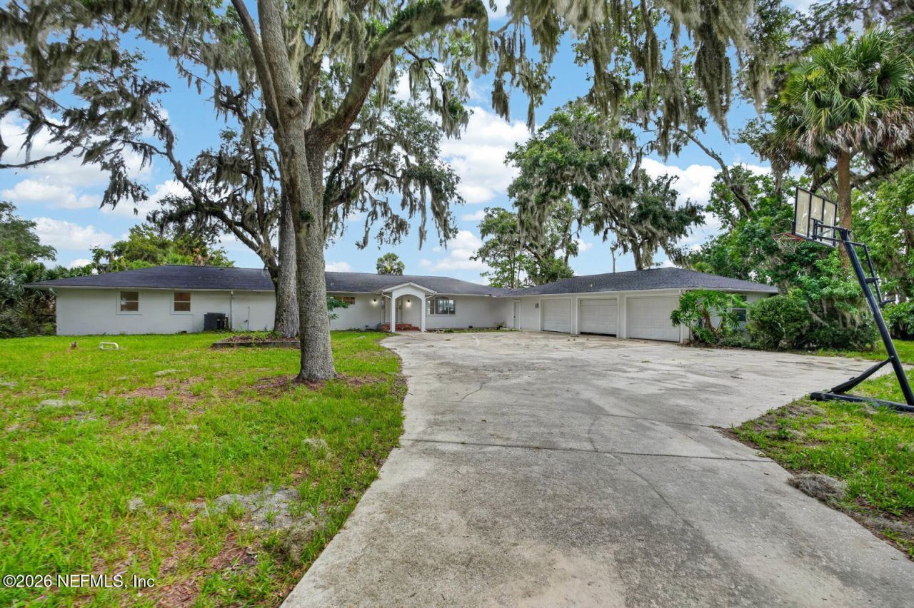 157 W Grandview Drive, East Palatka, FL 32131 Photo