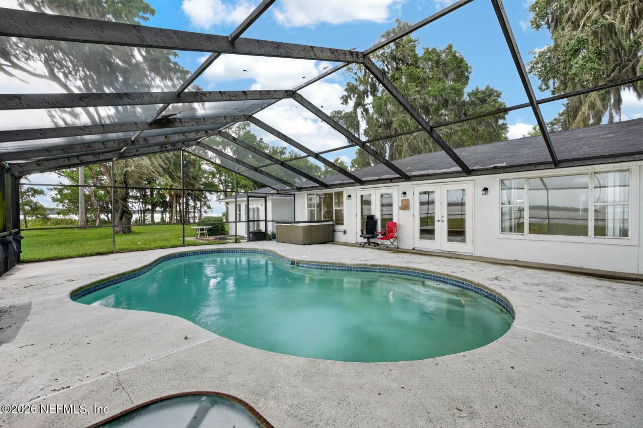 157 W Grandview Drive, East Palatka, FL 32131 Photo
