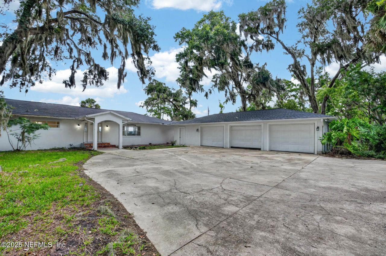 157 W Grandview Drive, East Palatka, FL 32131 Photo