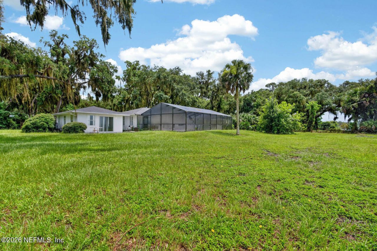 157 W Grandview Drive, East Palatka, FL 32131 Photo