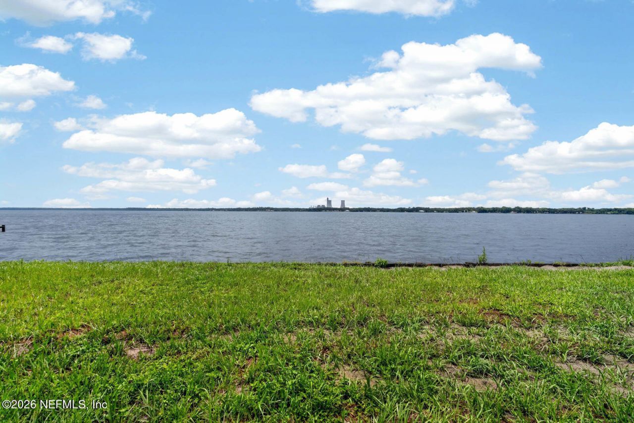 157 W Grandview Drive, East Palatka, FL 32131 Photo