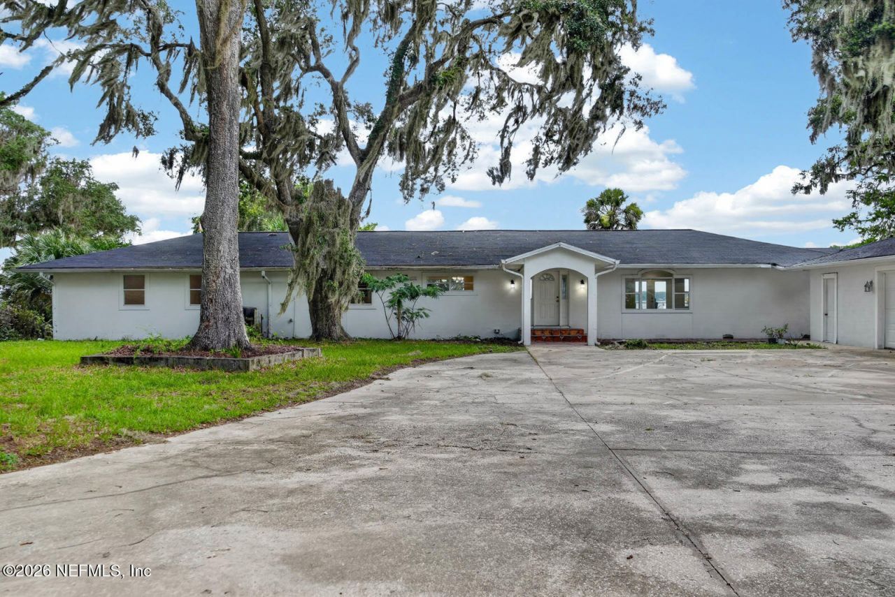 157 W Grandview Drive, East Palatka, FL 32131 Photo