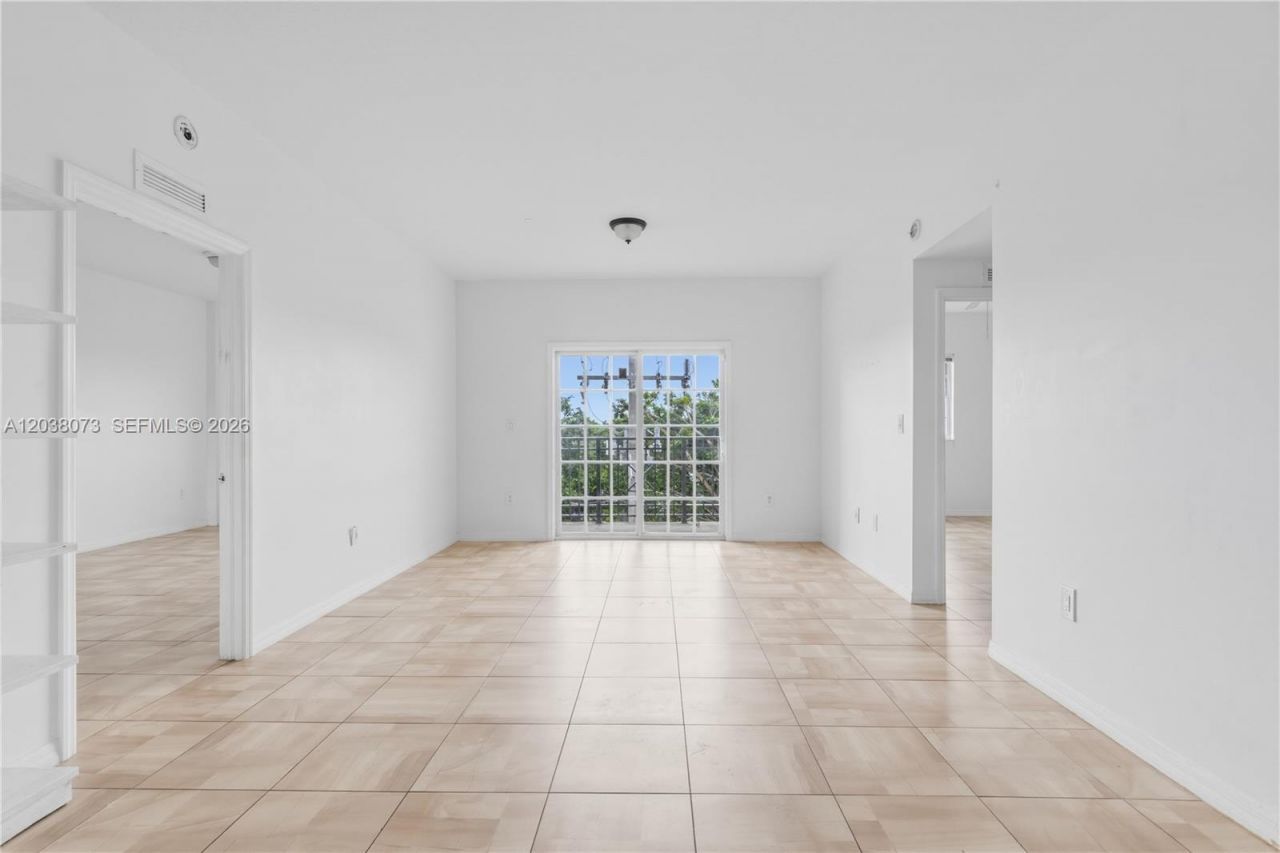 5271 SW 8th St , Unit 304, Miami, FL 33134 Photo