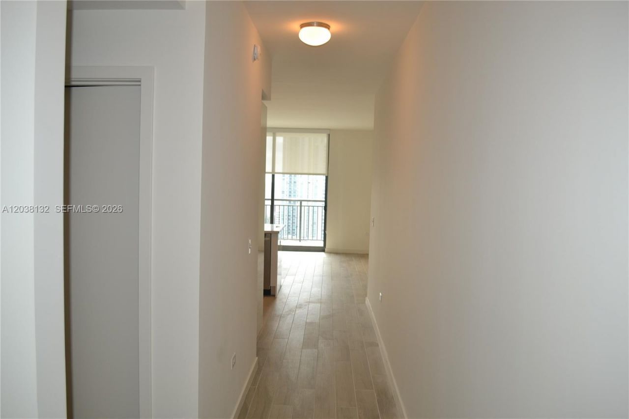 999 SW 1st Ave , Unit 3202, Miami, FL 33130 Photo