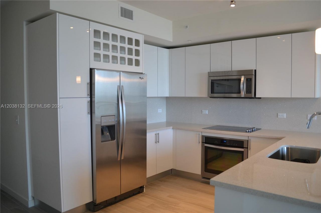 999 SW 1st Ave , Unit 3202, Miami, FL 33130 Photo