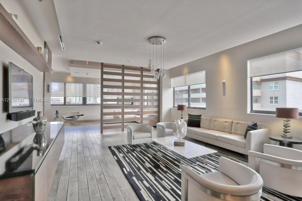 999 SW 1st Ave, Unit 3202, Miami, FL 33130 Photo