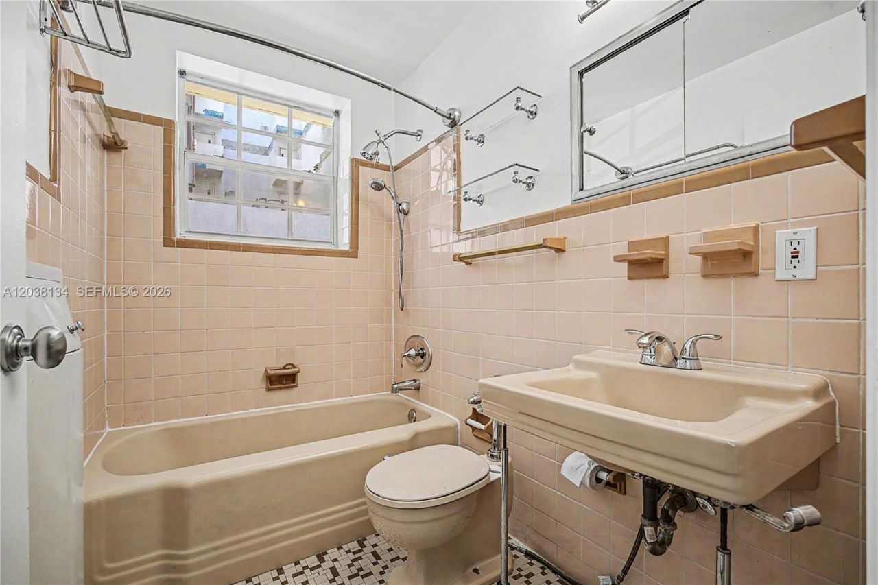 1751 Washington Ave , Unit 1F, Miami Beach, FL 33139 Photo
