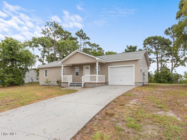 25 Crown Point Road , Hubert, NC 28539