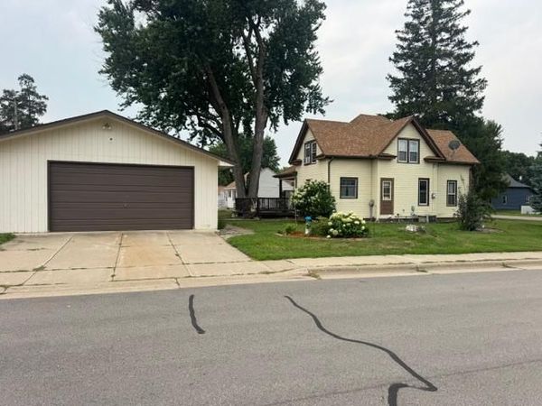 501 1st Avenue SE, Pine Island, MN 55963