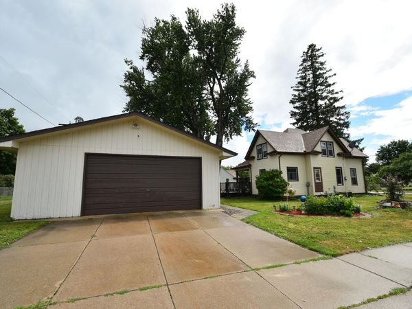 501 1st Avenue SE, Pine Island, MN 55963