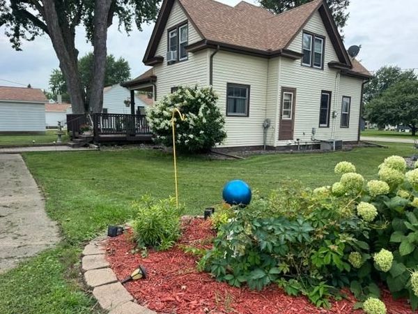 501 1st Avenue SE, Pine Island, MN 55963