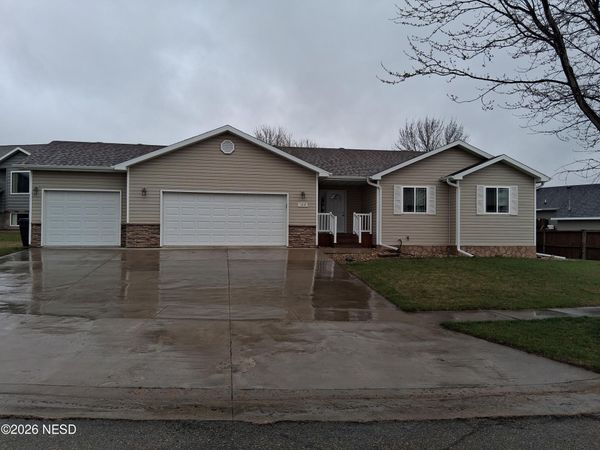 1610 NORTHRIDGE DRIVE, Watertown, SD 57201