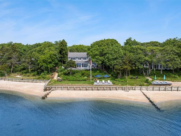 1497 Peconic Bay Boulevard, Laurel, NY 11948