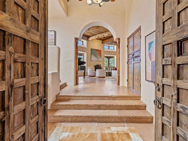 35 Sage Circle, Santa Fe, NM 87506