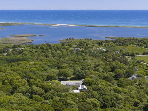 8 Snail Road, Chilmark, MA 02535