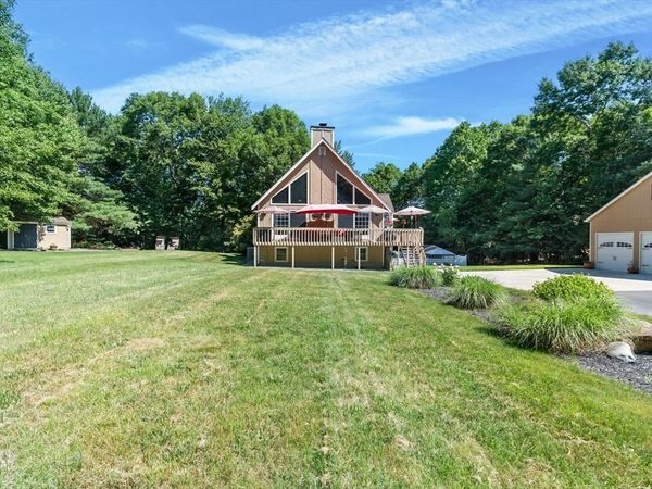 12 Dakel Dr, Freetown, MA 02702