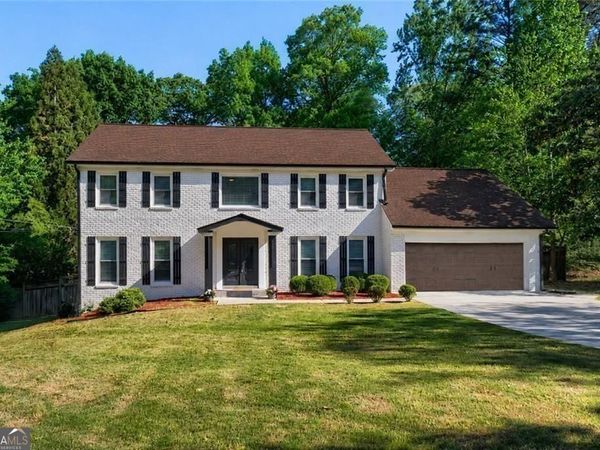 2368 Fenhurst Place, Dunwoody, GA 30338