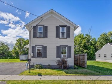 224 E 1st Street , East Syracuse, NY 13057