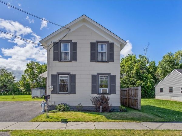 224 E 1st Street , East Syracuse, NY 13057