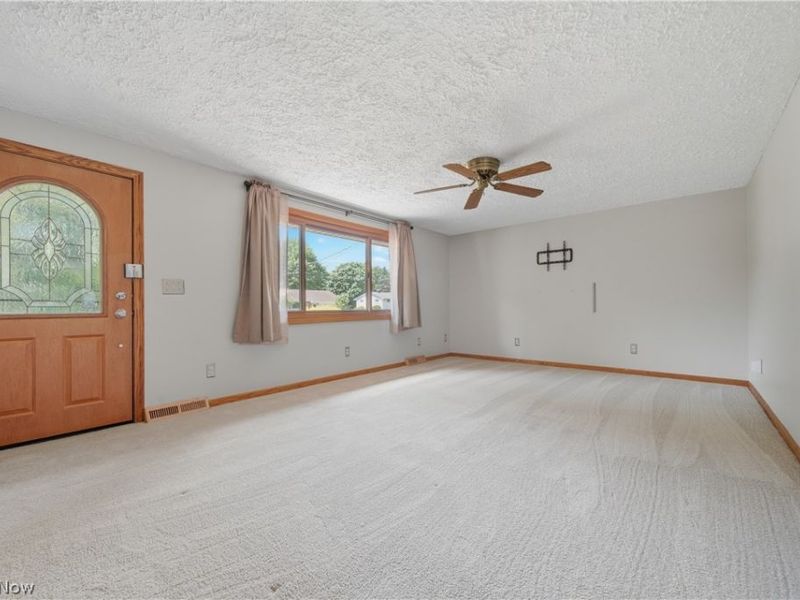 5155 Oakvale Street SW, Canton, OH 44706 Photo 3