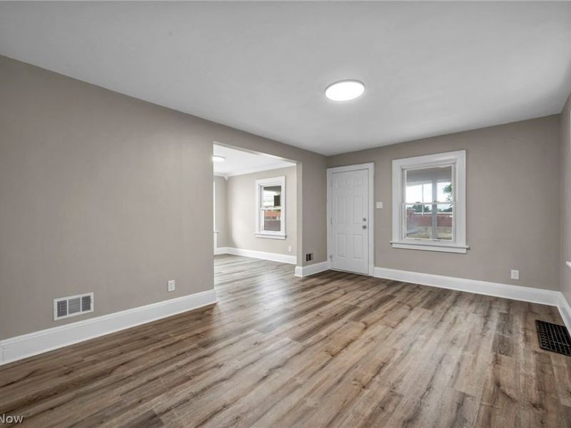 825 Dan Street, Akron, OH 44310 Photo 12