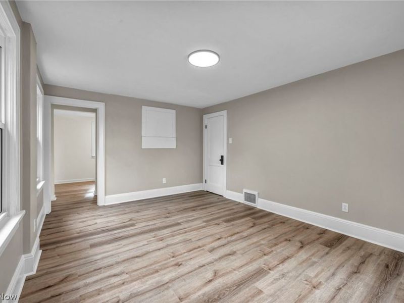 825 Dan Street, Akron, OH 44310 Photo 22
