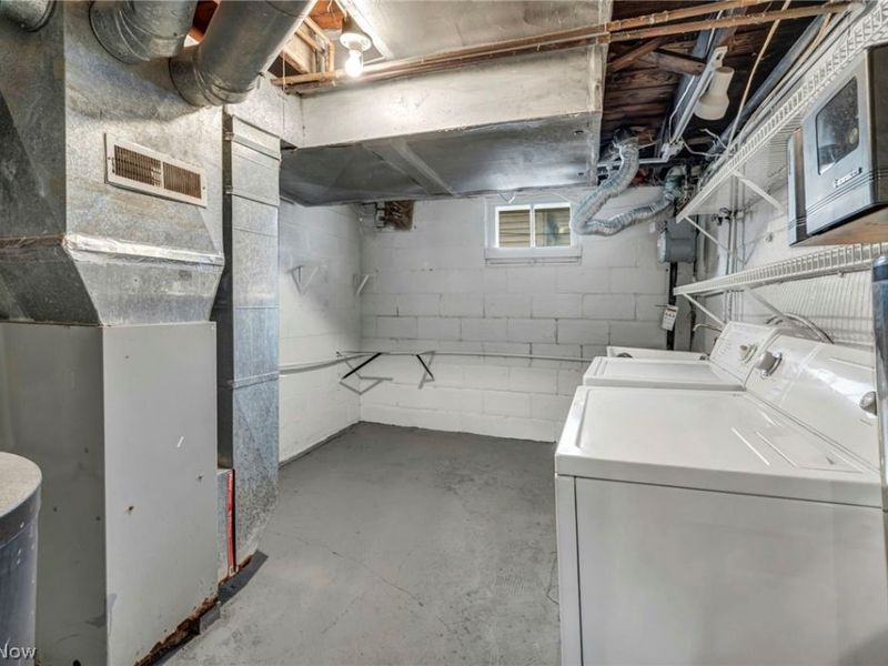825 Dan Street, Akron, OH 44310 Photo 35