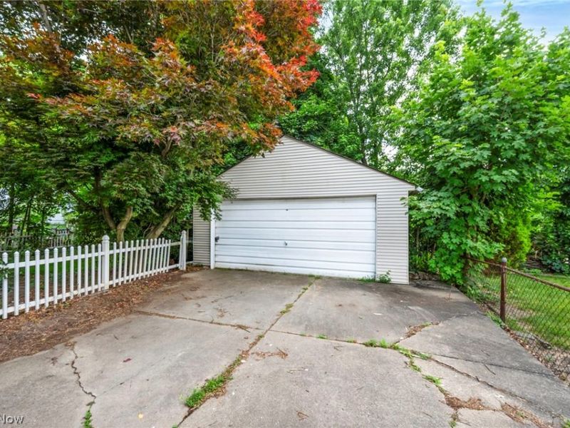 825 Dan Street, Akron, OH 44310 Photo 38