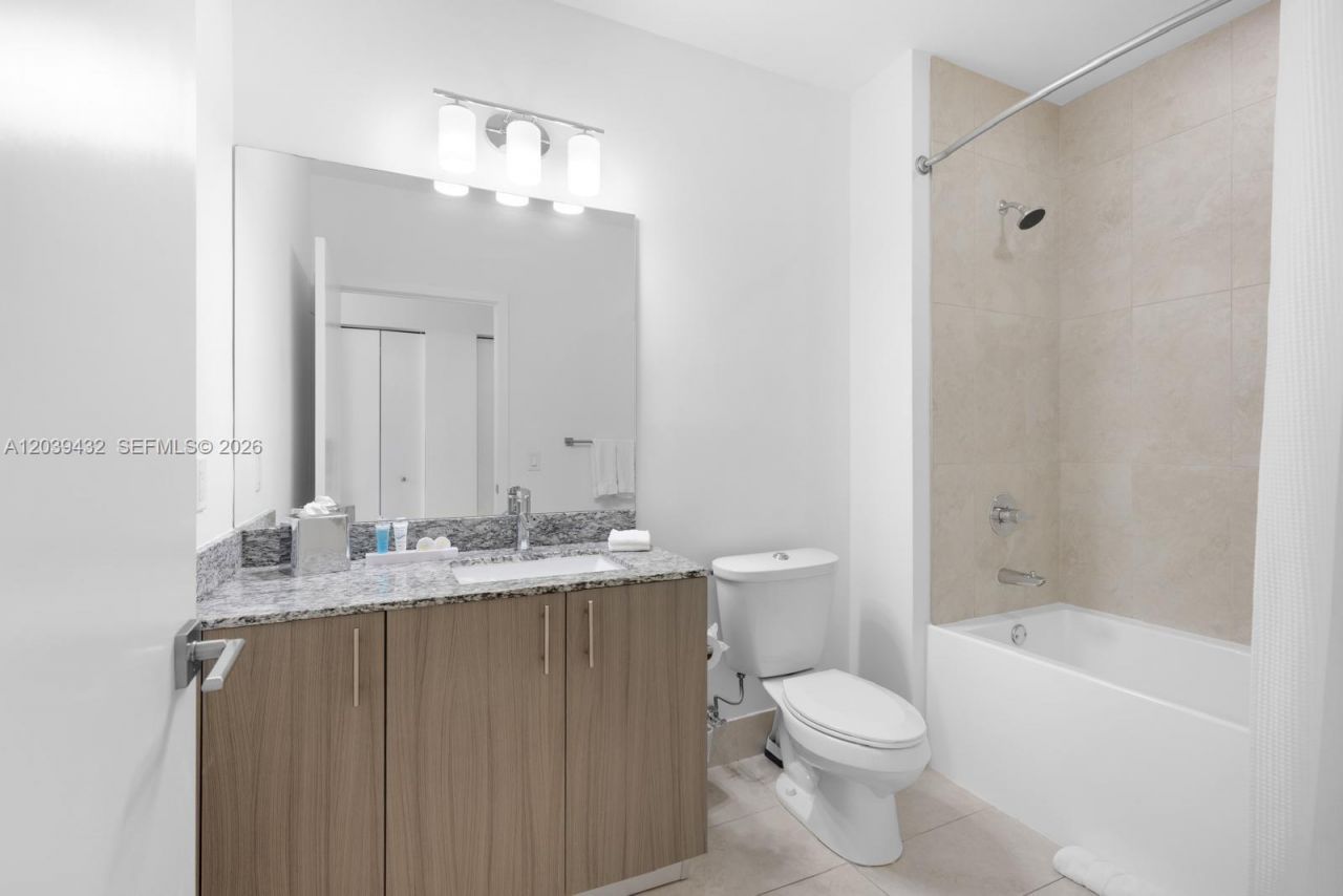 5350 NW 84th Ave, Unit 2007, Doral, FL 33166 Photo