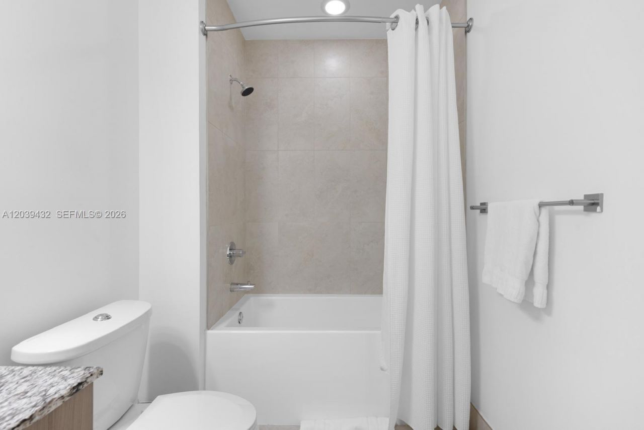 5350 NW 84th Ave, Unit 2007, Doral, FL 33166 Photo