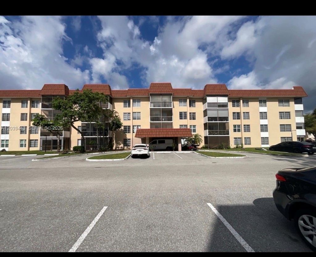 4152 Inverrary Dr, Unit 409, Lauderhill, FL 33319 Photo