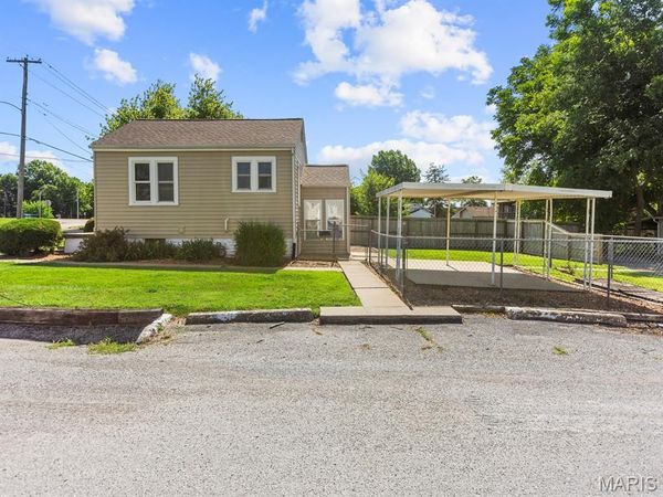 524 W Morgan Street, Swansea, IL 62226