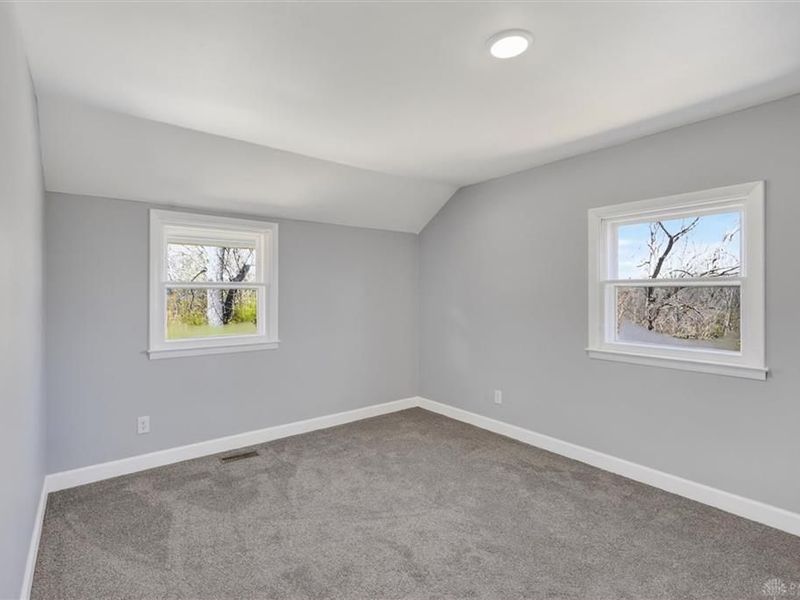 8225 W Prospect Road, Hillsboro, OH 45133 Photo 14
