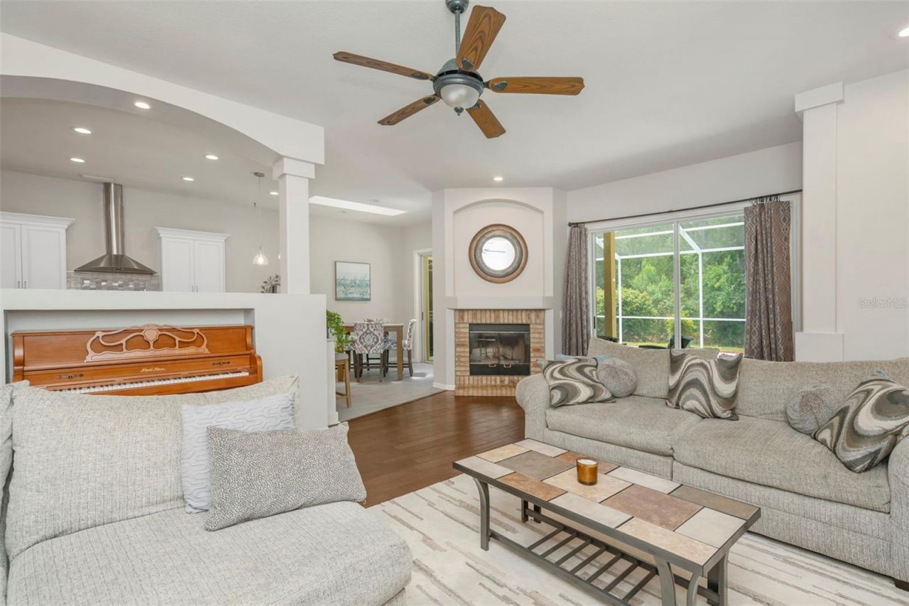 5633 Glencrest Boulevard, Tampa, FL 33625 Photo